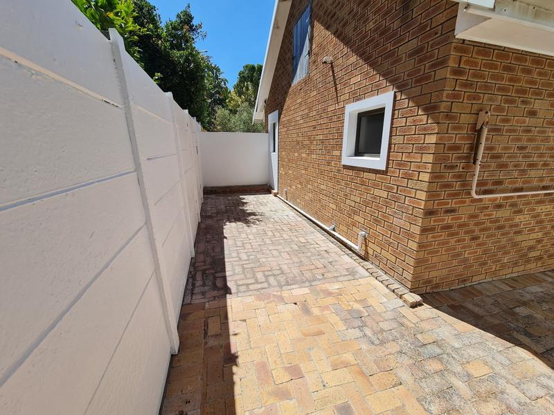 To Let 1 Bedroom Property for Rent in Vierlanden Western Cape